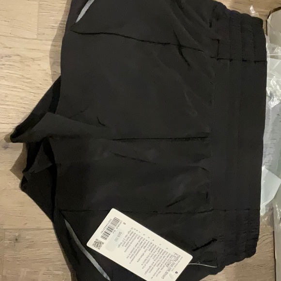 lululemon athletica Pants - Lululemon Hotty Hot HIGH RISE short 2.5”